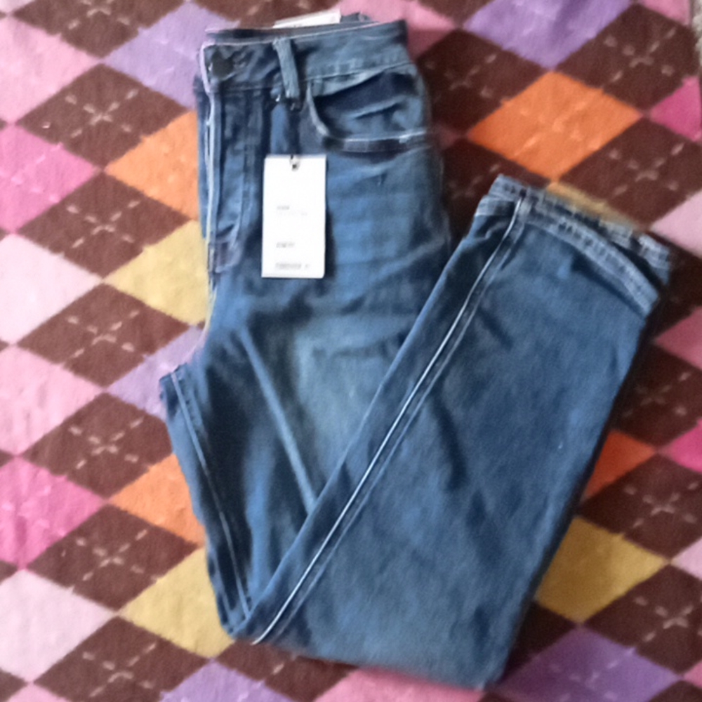 NWT Forever 21 Slim Fit Button Up Distressed Denim Jeans Size 27